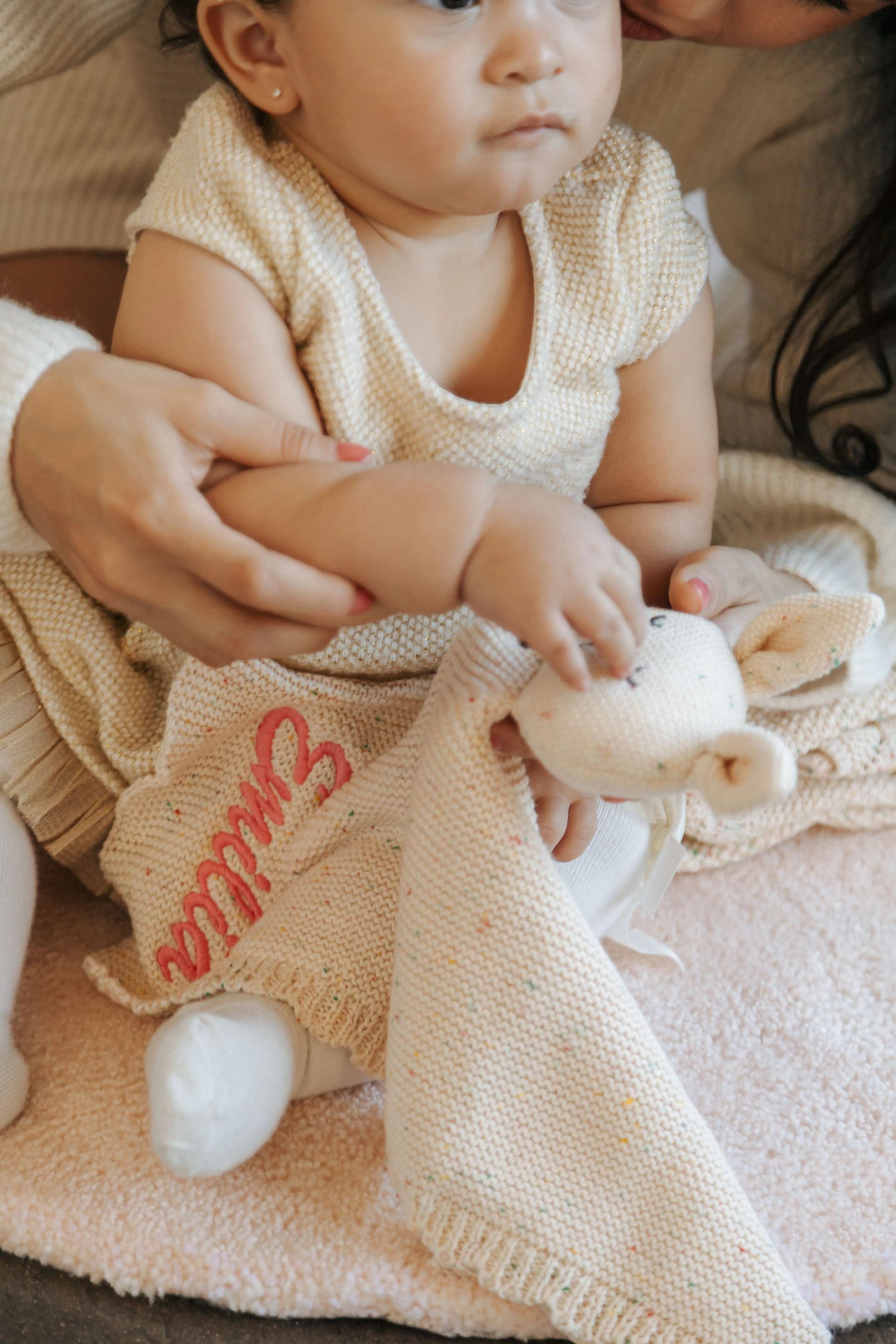 Snuggle Bun Confetti | Manta de apego Perzonalizable