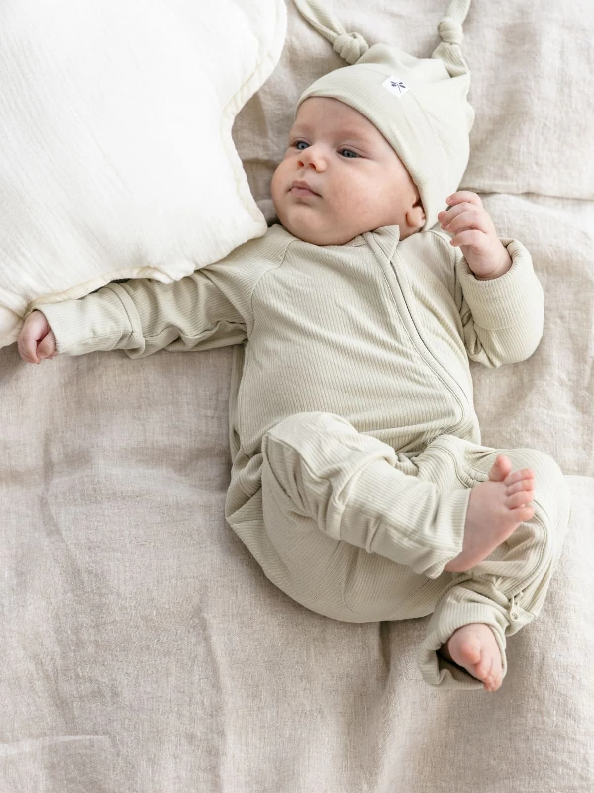 Mameluco con cierre Green Ribbed Bamboo